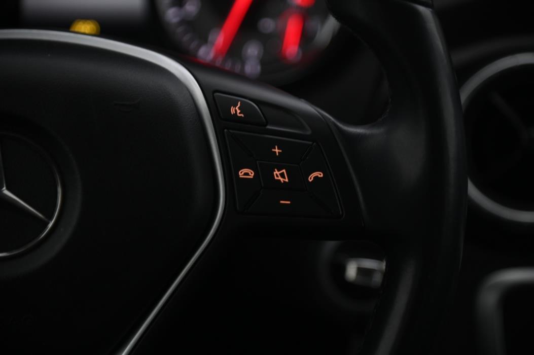 MERCEDES-BENZ CLA 2015