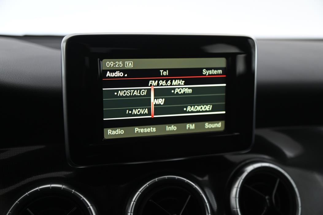 MERCEDES-BENZ CLA 2015