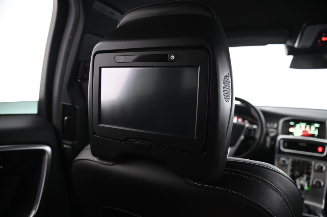 VOLVO V60 2016