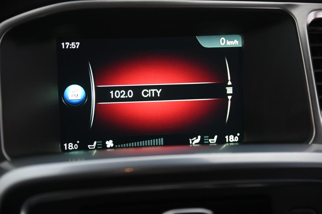 VOLVO V60 2016