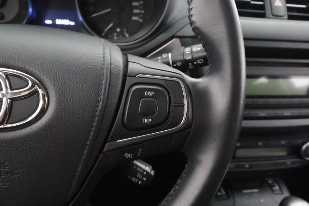 TOYOTA Avensis 2016