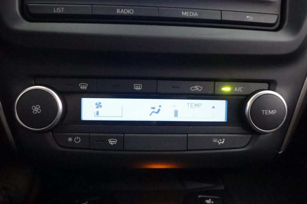 TOYOTA Avensis 2016
