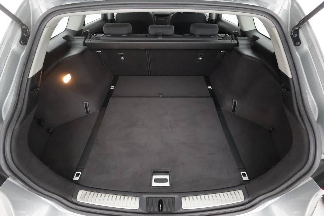 TOYOTA Avensis 2016