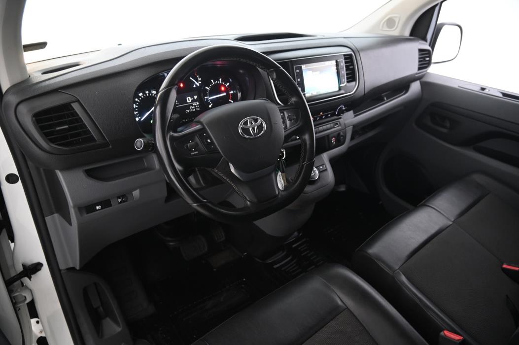 TOYOTA Proace 2021