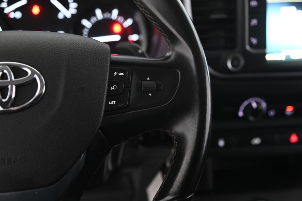 TOYOTA Proace 2021