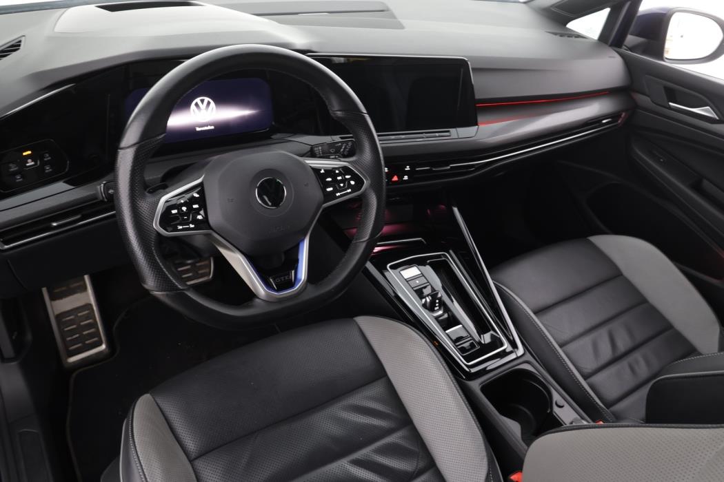 VOLKSWAGEN Golf 2023