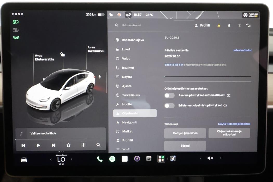 TESLA Model 3 2023