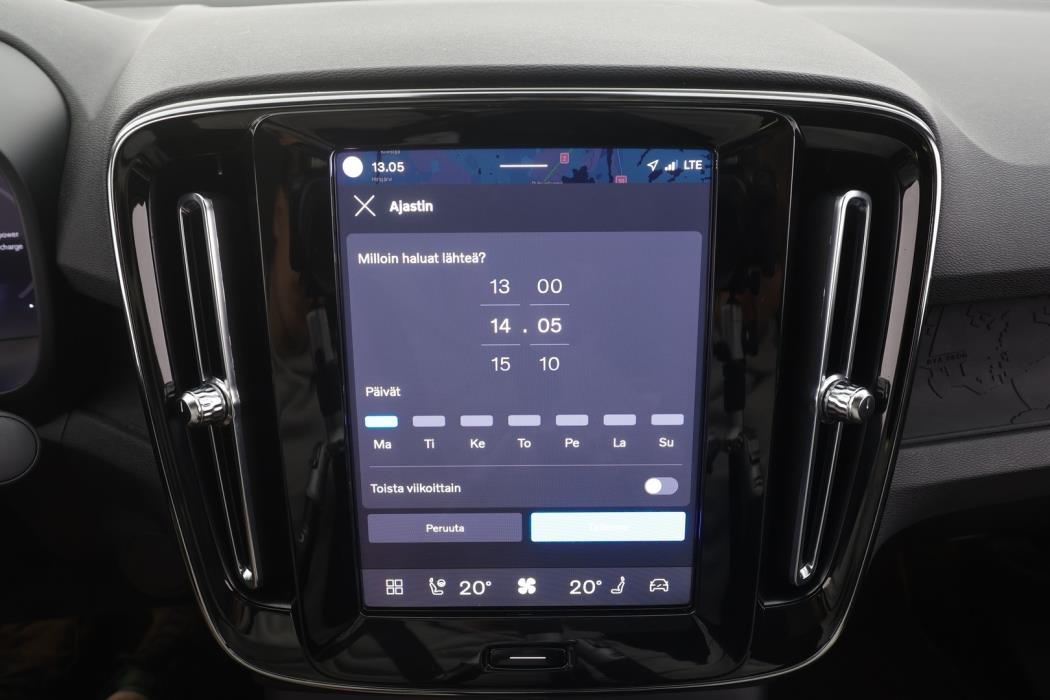 VOLVO C40 2023