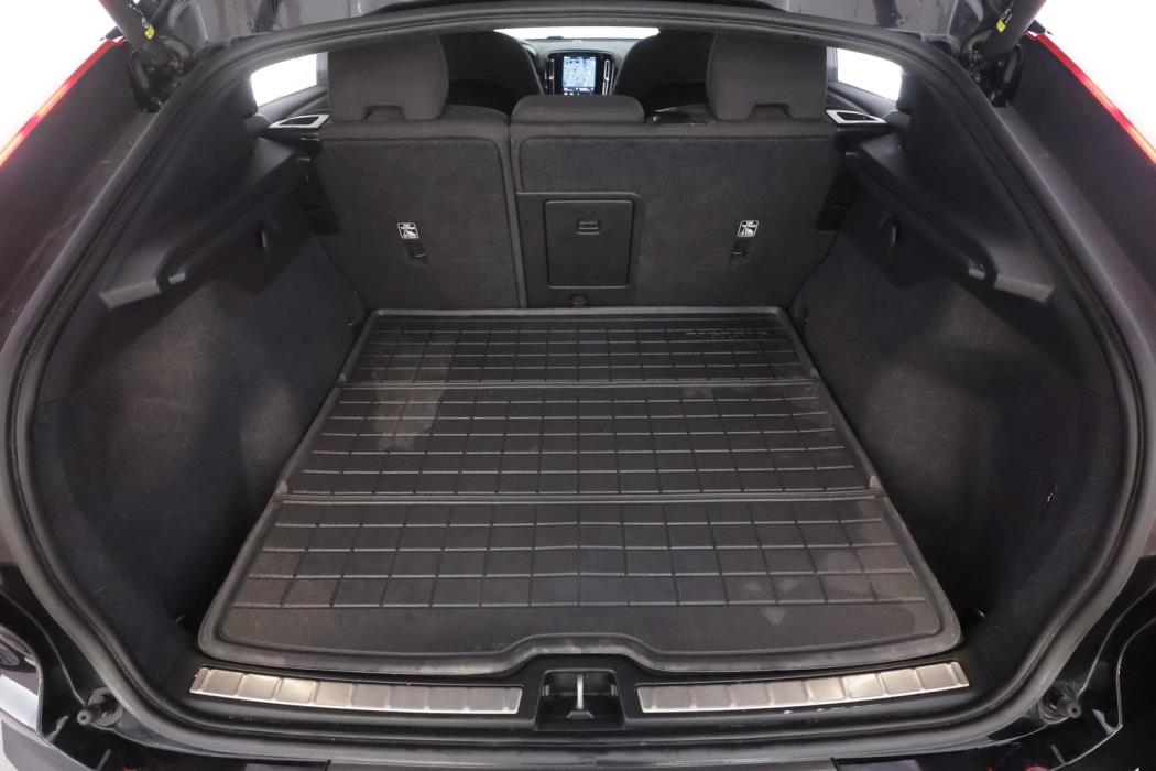 VOLVO C40 2023