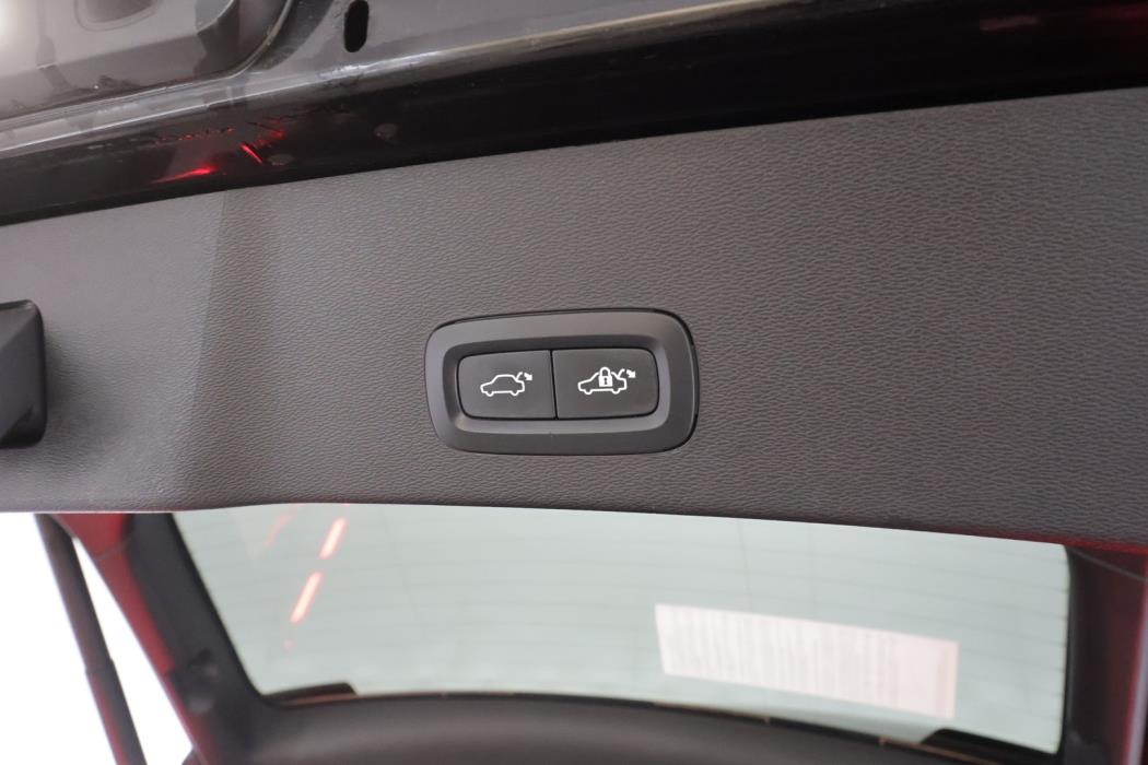 VOLVO C40 2023