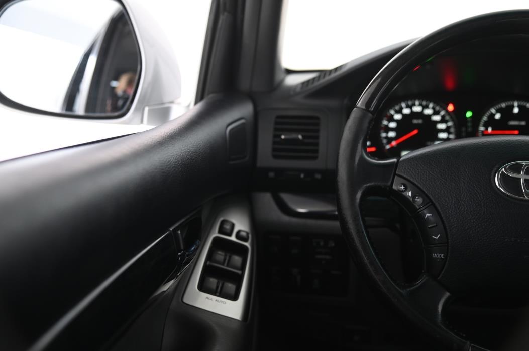 TOYOTA Land Cruiser 2009
