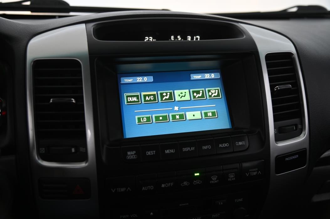 TOYOTA Land Cruiser 2009