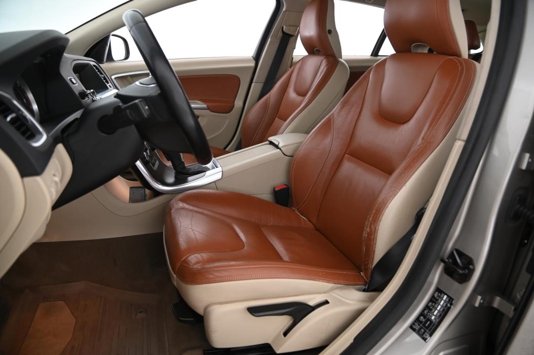 VOLVO V60 2013