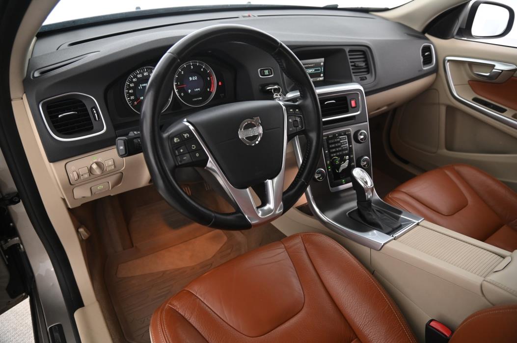 VOLVO V60 2013