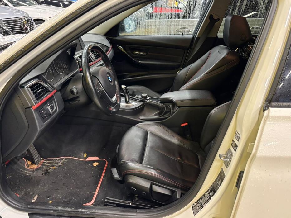 BMW 320 2013
