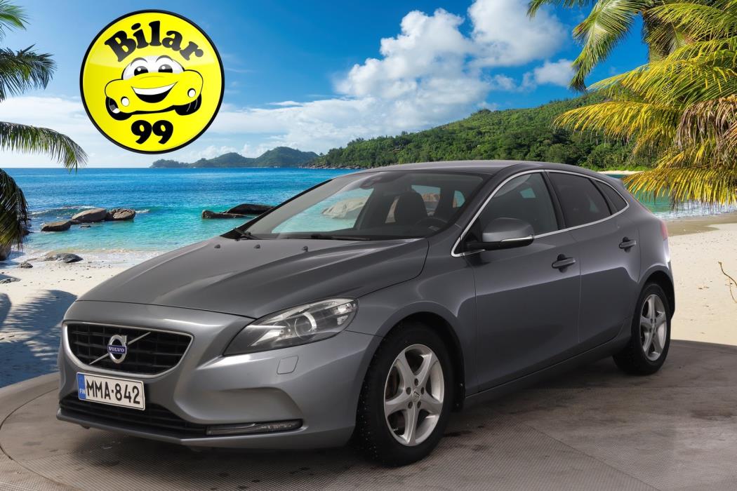 VOLVO V40 2015