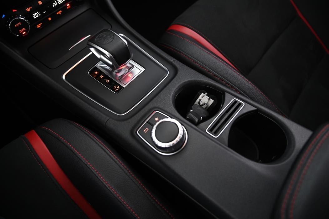 MERCEDES-BENZ CLA 2015