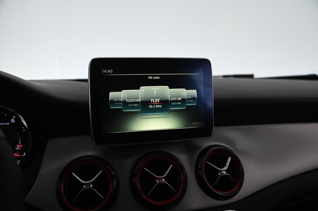 MERCEDES-BENZ CLA 2015