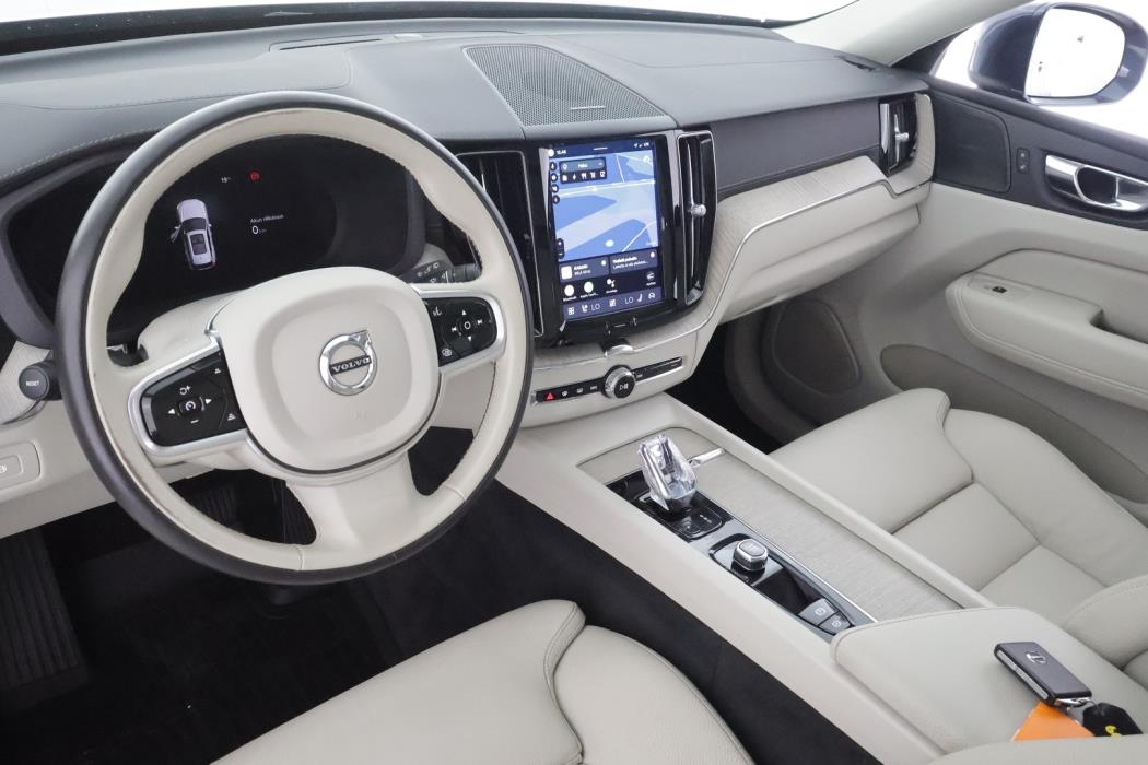 VOLVO XC60 2022