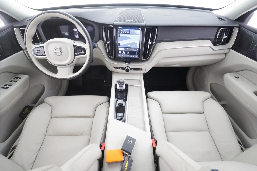 VOLVO XC60 2022