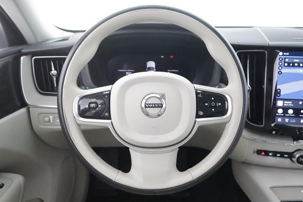 VOLVO XC60 2022