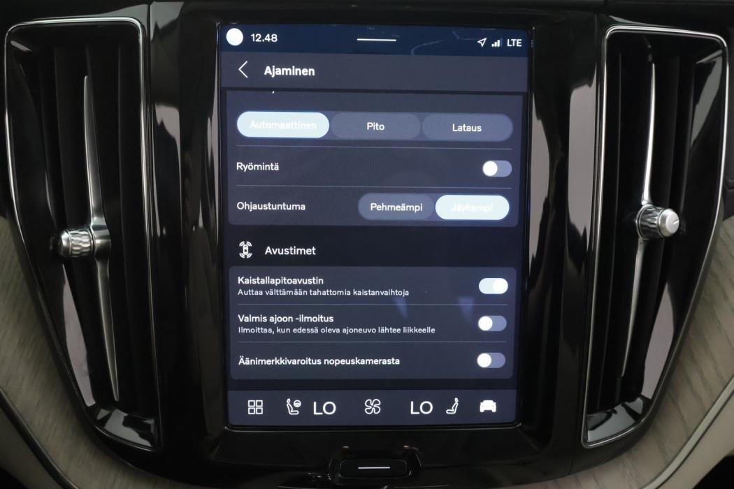 VOLVO XC60 2022