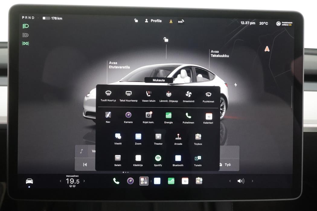 TESLA Model Y 2023