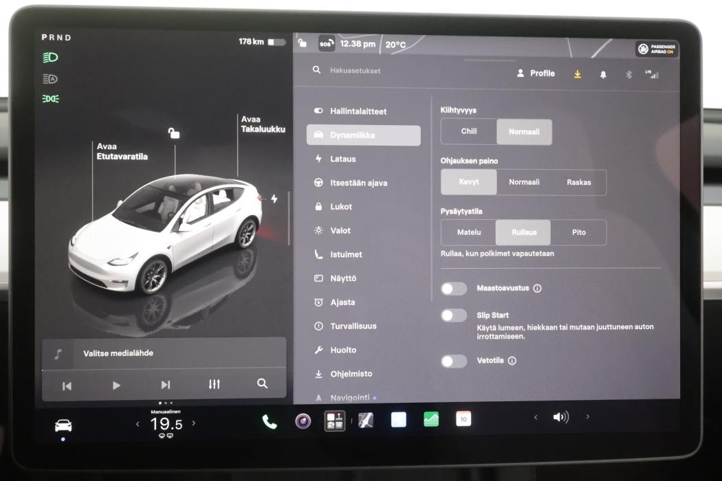 TESLA Model Y 2023