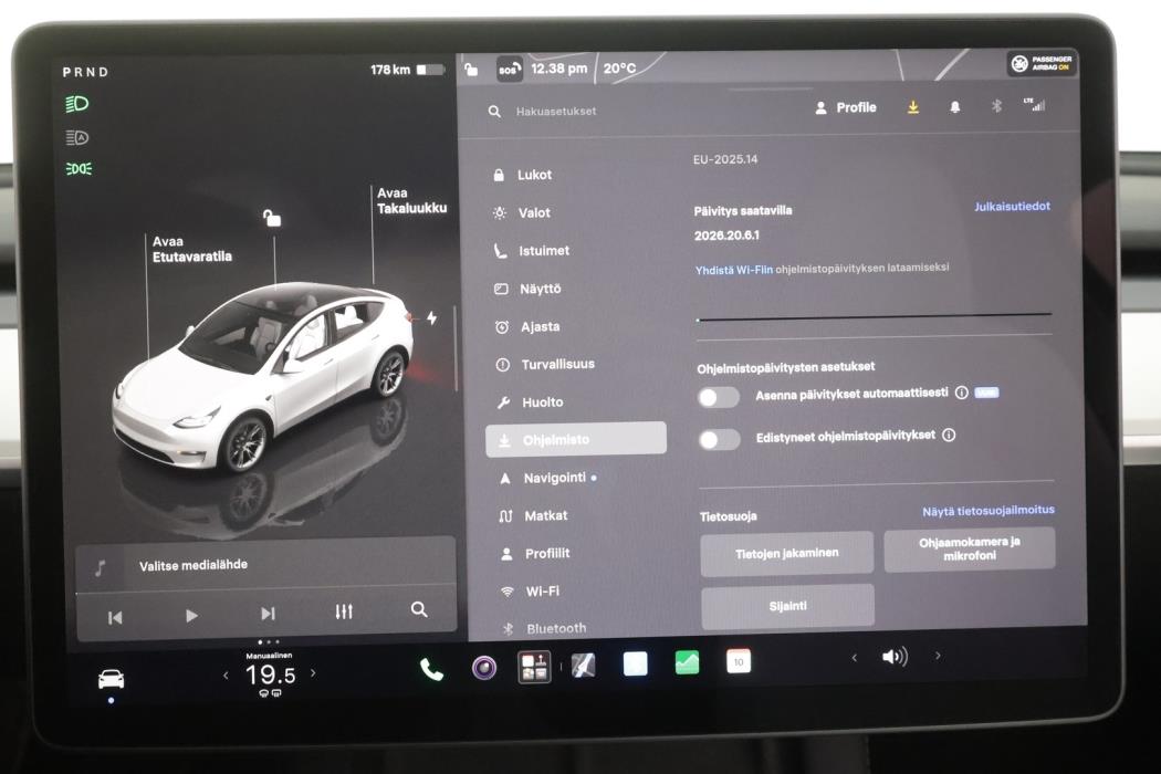 TESLA Model Y 2023