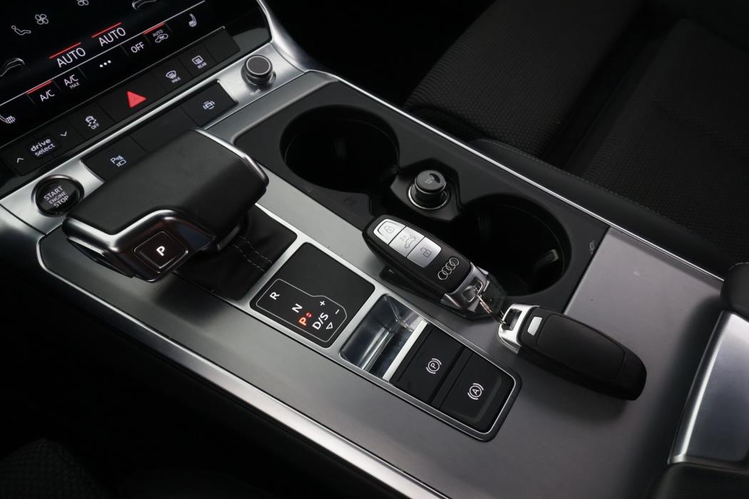 AUDI A6 2023