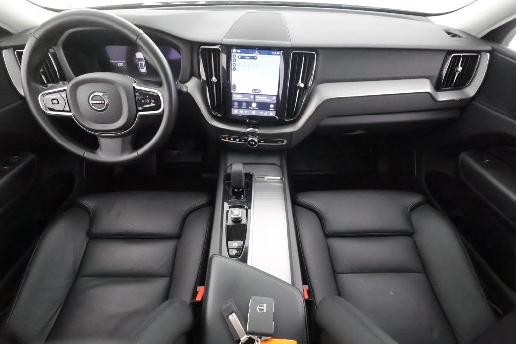 VOLVO XC60 2024
