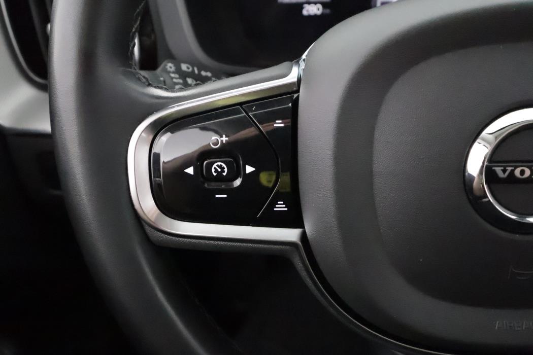 VOLVO XC60 2024