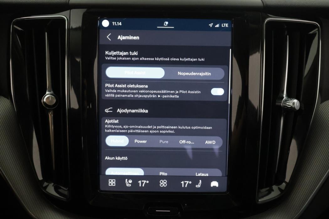 VOLVO XC60 2024