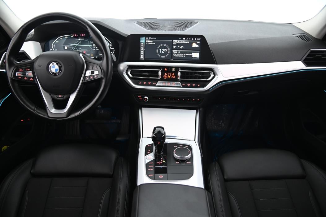 BMW 330 2021