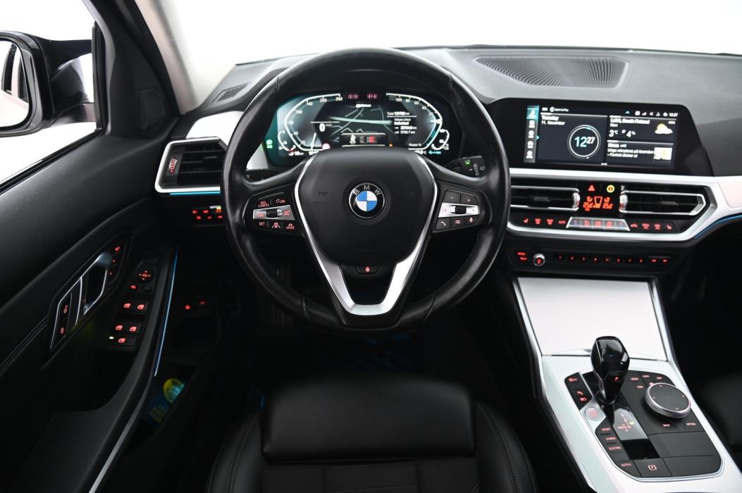 BMW 330 2021