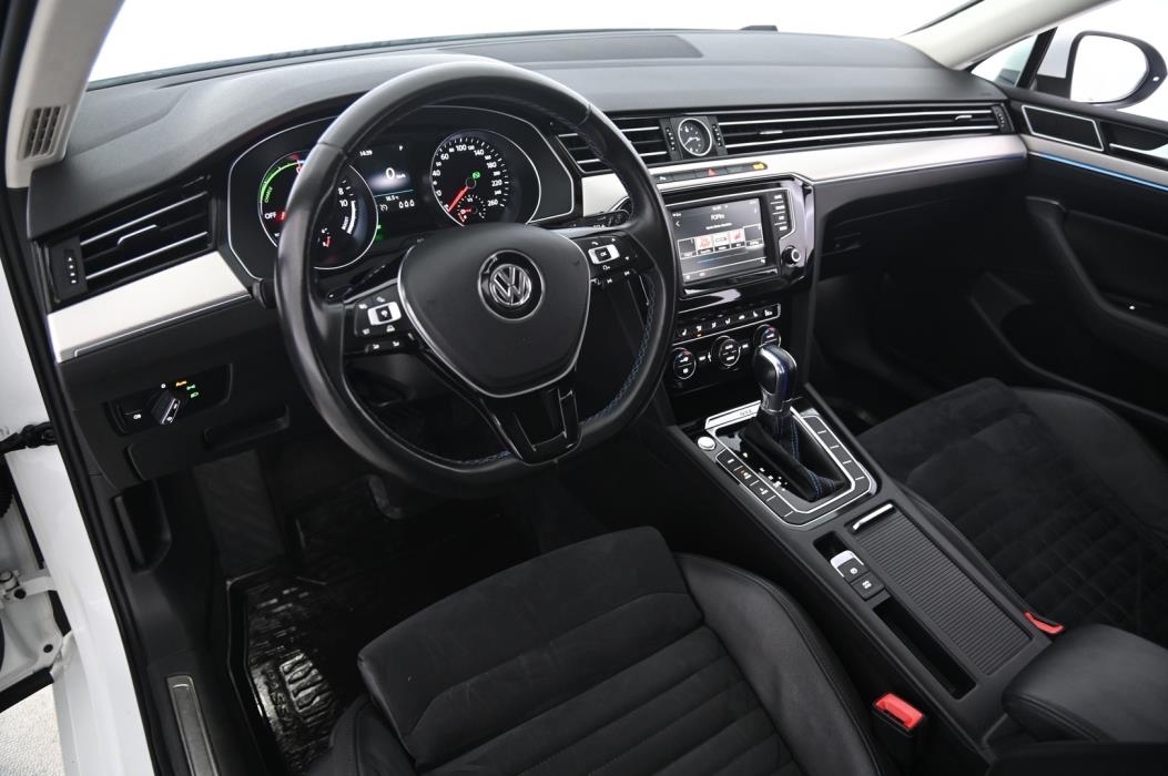 VOLKSWAGEN PASSAT 2017