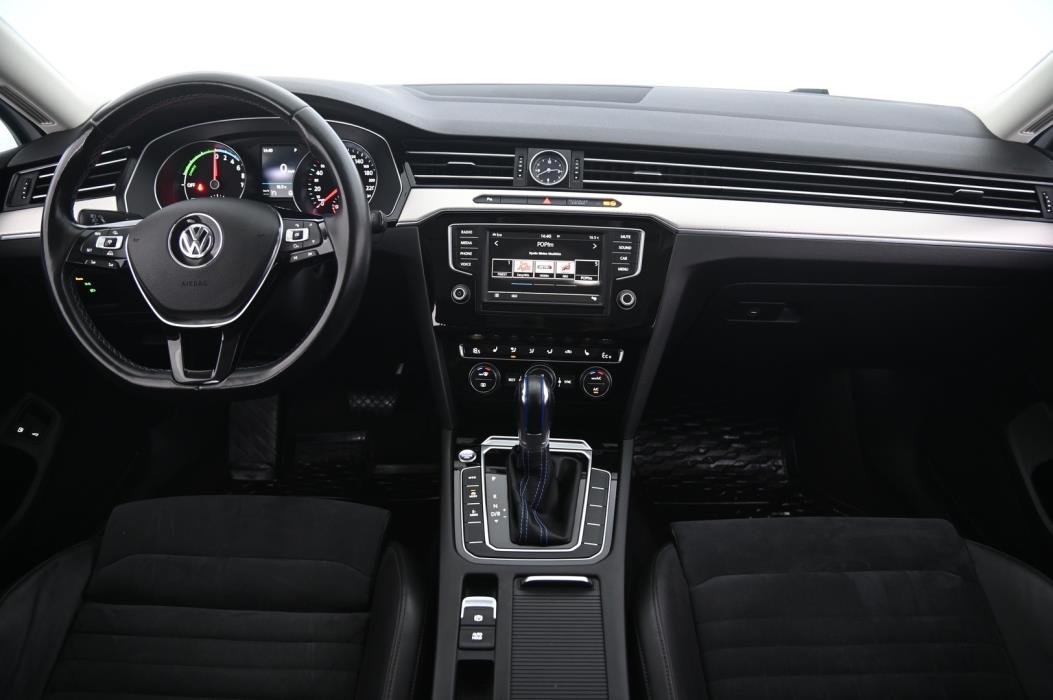 VOLKSWAGEN PASSAT 2017
