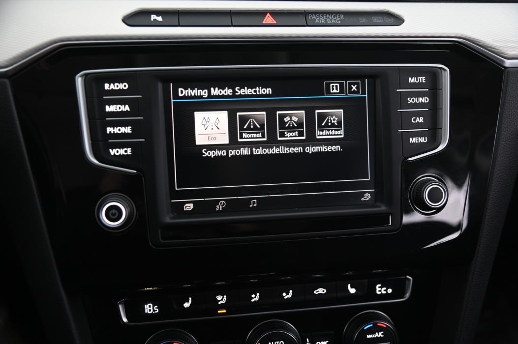 VOLKSWAGEN PASSAT 2017