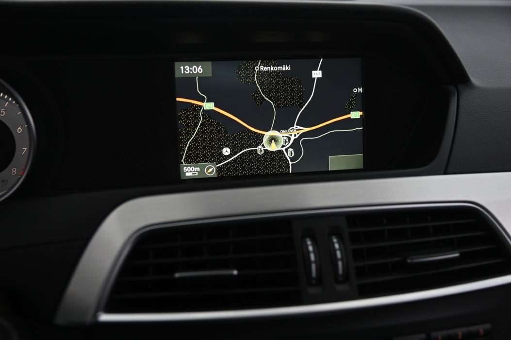 MERCEDES-BENZ C 2011