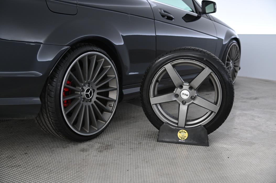 MERCEDES-BENZ C 2011