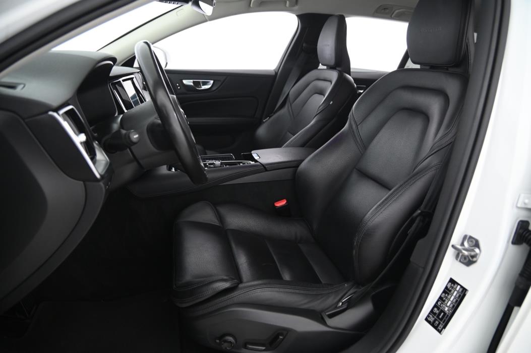 VOLVO V60 2020