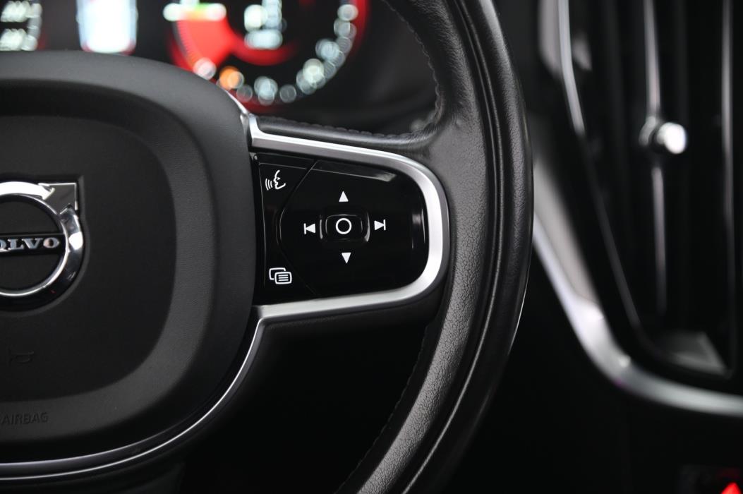 VOLVO V60 2020