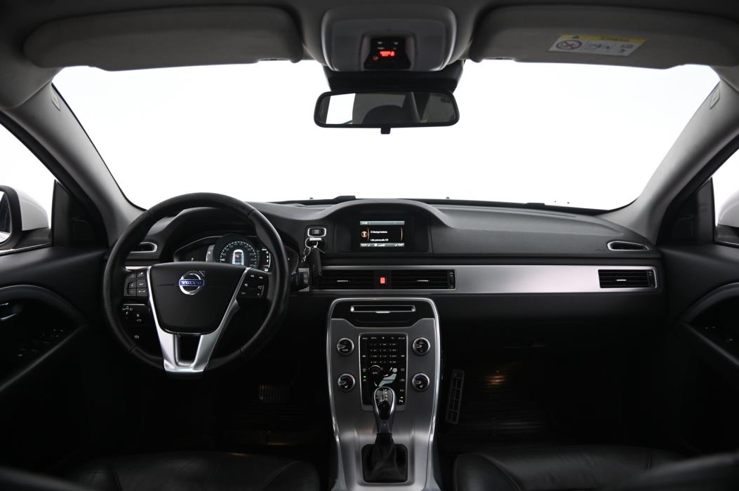 VOLVO V70 2016