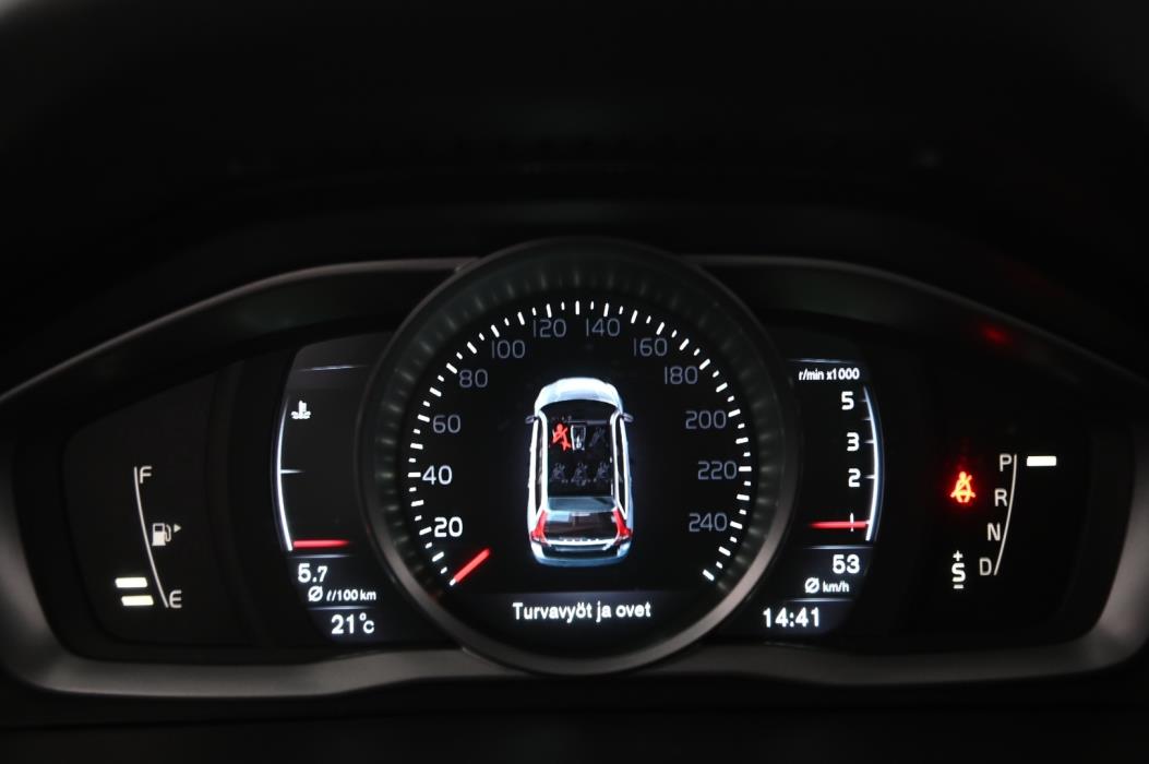 VOLVO V70 2016