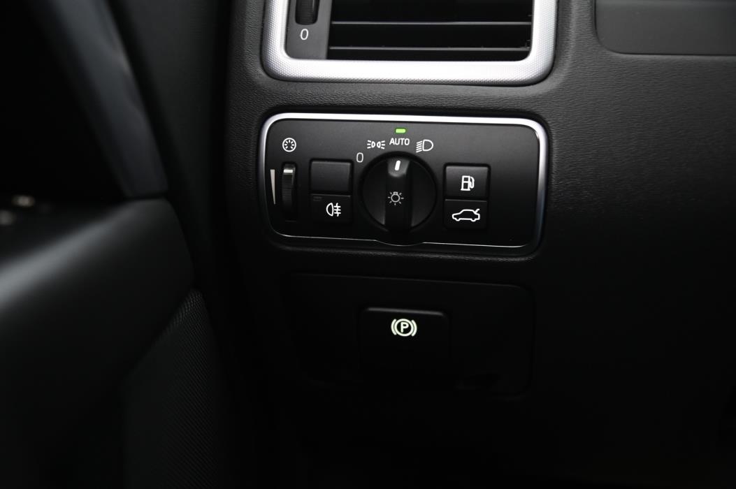 VOLVO V70 2016