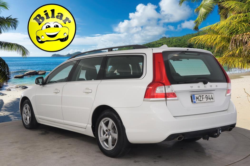 VOLVO V70 2016