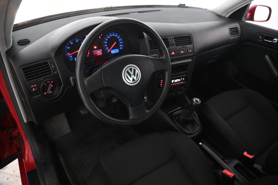 VOLKSWAGEN Bora 2005