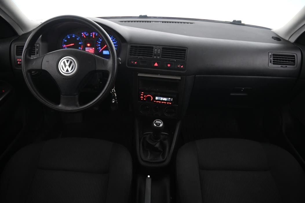 VOLKSWAGEN Bora 2005