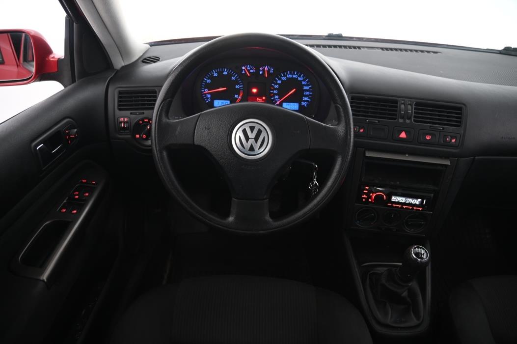 VOLKSWAGEN Bora 2005