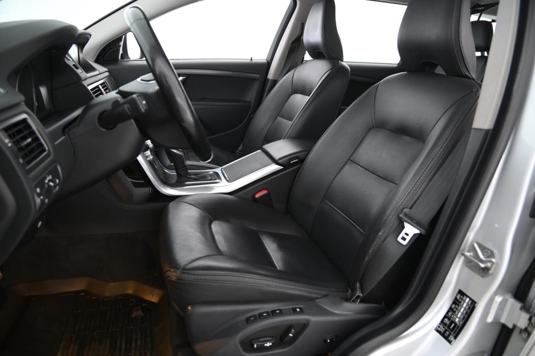 VOLVO XC70 2016
